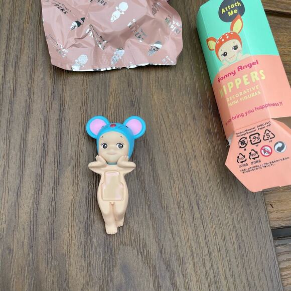 Sonny Angel Hipper Mouse collectible mini figure attach me - Picture 6 of 6